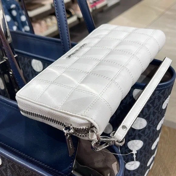 MICHAEL KORS Continental Wristlet Phone Case Wallet
Optic White
NWT - Picture 2 of 16